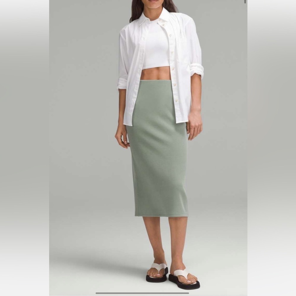 Like New Lululemon Softstreme High Rise Midi Skirt 6